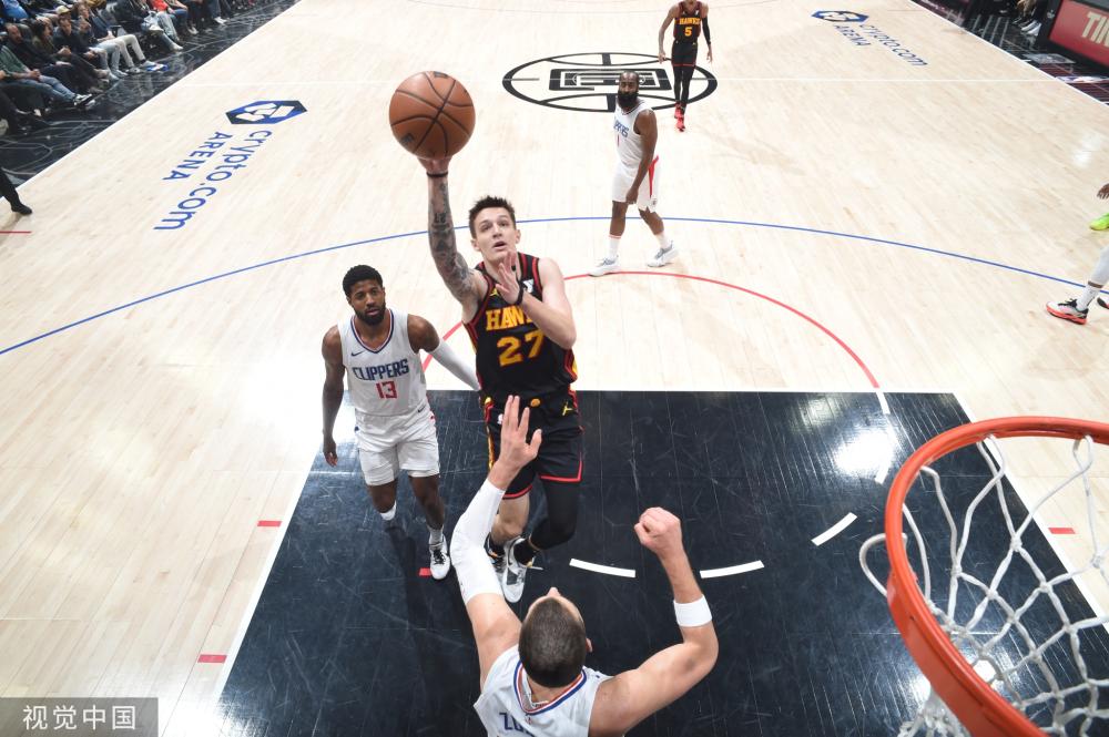 凭借出色的 凭借出色的