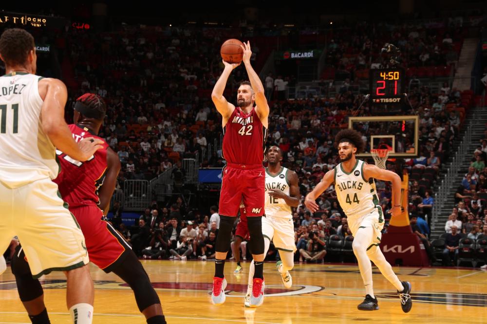 现出非凡的 现出非凡的