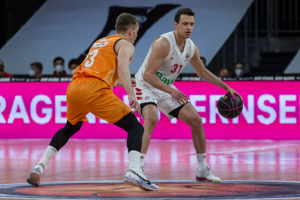 因直言不讳 因直言不讳