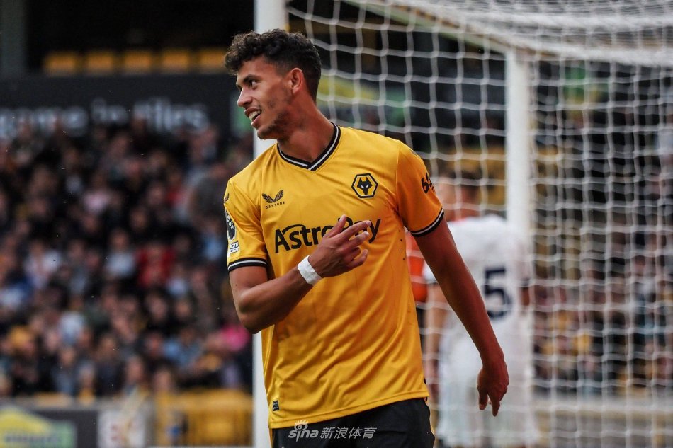 靠盘带吸引 靠盘带吸引